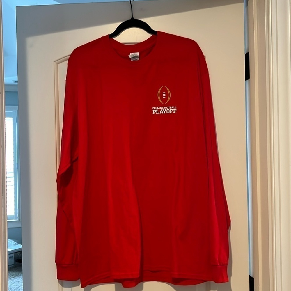 Men’s 2018 College Football Playoff Tshirt. NWT. Size XL